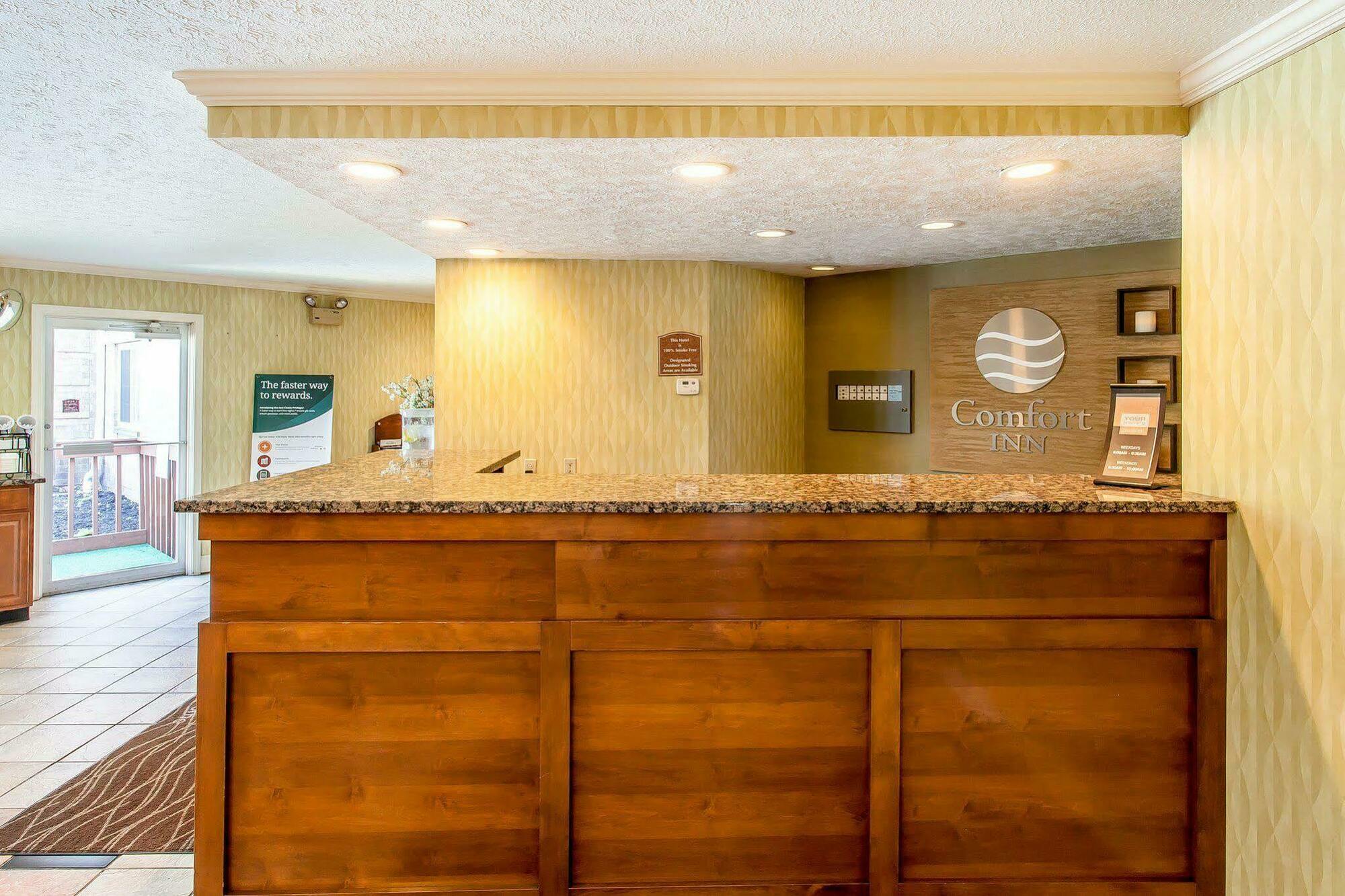 Comfort Inn Индепенденс Экстерьер фото